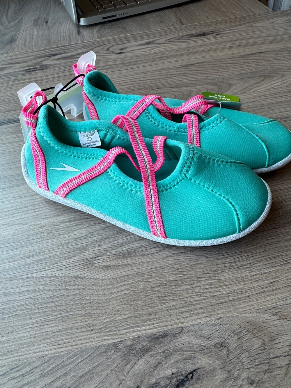 NWT Speedo Aqua Water Shoes in Teal with Pink Trim Mary Jane